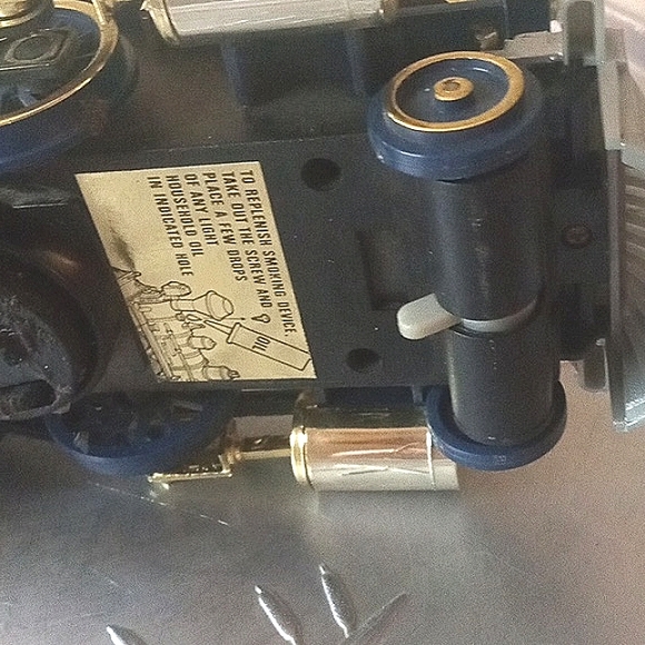 Royal Blue train toy collector model . Runs in batteries. Great condition. - Picture 6 of 6